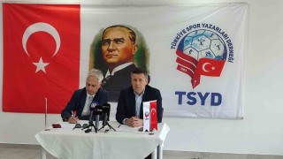 Gençlerbirliği Teknik Direktörü Eroğlu: Bizim yerimiz Süper Ligdir, bunu başardığımız için çok mutluyuz