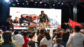 Gençlere gündüz yarışma, gece konser