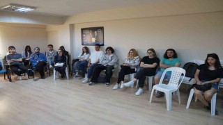 Gençlere toplumsal cinsiyet eşitliği ve flört şiddeti anlatıldı