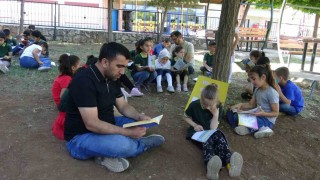 Gercüşte öğrenciler anne, baba ve öğretmenleriyle kitap okudu