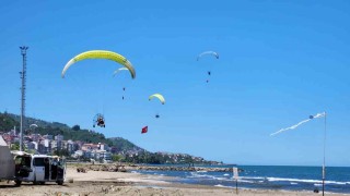 Giresunda paramotor gösterisi nefes kesti