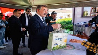 Gölbaşı Belediyesi, vatandaşlara 50 bin fide dağıttı