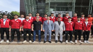 Gölcük Belediyespor Voleybol Takımının hedefi Türkiye şampiyonası
