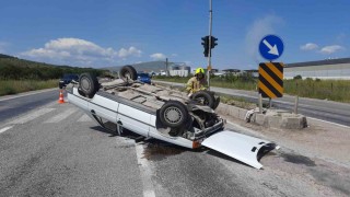 Gönende trafik kazası: Takla atan araçta 2 kişi yaralandı