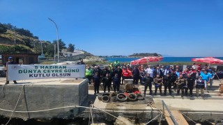 Güvercinadada deniz dibinden 1.5 ton atık çıkarıldı