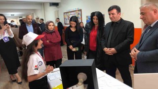 Hakkari SPK Ortaokulunda TÜBİTAK 4006 Fuarına büyük ilgi