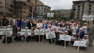 Hakkaride Dünya Çevre Gününde temizlik etkinliği