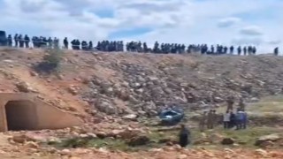 Halfetide patpat şarampole devrildi:1 ölü, 1 yaralı
