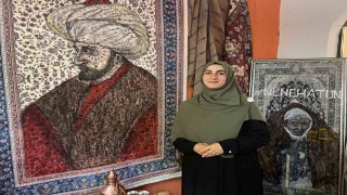 Halıların üzerine tarihi şahsiyetleri çiziyor