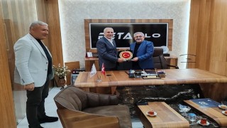 Hayırsever işadamından Eleşkirt Belediyesine hizmet aracı