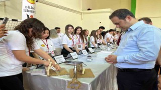 Hayraboluda liseli gençler bilim fuarında projelerini sergiledi