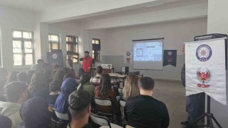 Iğdırda öğrencilere terörle mücadele ve trafik güvenliği semineri