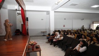 İnegöldeki öğrencilere Dijital Güvenlik semineri