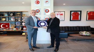 İstanbulspor Başkanı Sarıalioğlundan TFF Başkanı İbrahim Hacıosmanoğluna ziyaret