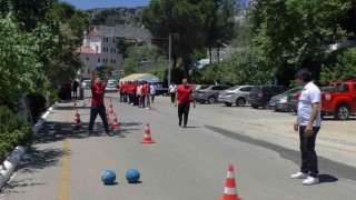 İtfaiyecilere kondisyon için spor parkuru testi