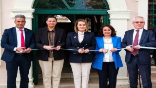 ‘İz Bırakanlar sergisi sanatseverle buluştu
