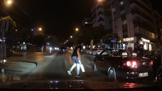 İzmirde döner bıçaklı trafik kavgası kamerada