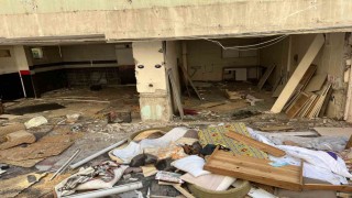 İzmirde kentsel dönüşüme giren binanın kömürlüğünden 3 kişiye ait iskelet çıktı