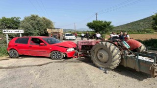 İzmirde trafik kazası: 4 kişi yaralandı