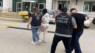 İzmirin turistik ilçelerinde zehir tacirlerine operasyon