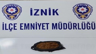 İznikte polis ekiplerinin durdurduğu araçtan uyuşturucu çıktı