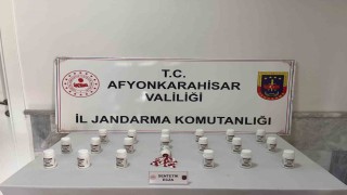 Jandarma iş yerine yaptığı baskında bin 200 adet uyuşturucu hap ele geçirdi