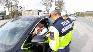 Jandarma sürücülere güvenli yolculuğu anlattı