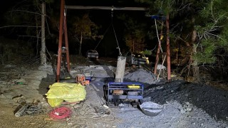 Kaçak krom madeni açarak kazı yapan 4 şahıs yakalandı