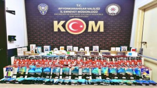 Kaçak telefon parçaları ele geçirildi