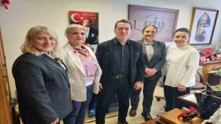Kadın derneği yöneticileri ‘Yenidoğan çetesi davasının savcısını ziyaret etti