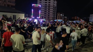 Kahramanmaraş İstiklalsporun 2. Lige yükselmesiyle şehirde coşku yaşandı