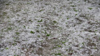 Kahramanmaraşa ceviz büyüklüğünde dolu yağdı