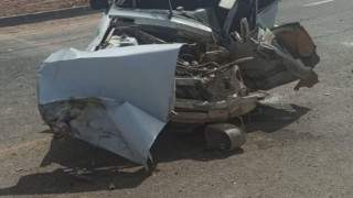 Kamyon ile otomobil çarpıştı: 1 ölü, 3 yaralı
