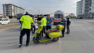 Kamyonet ile motosiklet çarpıştı: 1 yaralı