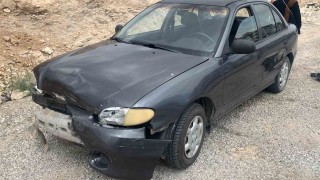 Karamanda otomobille çarpışan motosikletin sürücüsü yaralandı