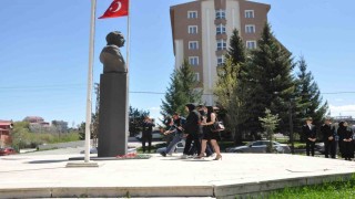 Karsta Haydar Aliyevin 102. doğum günü kutlandı