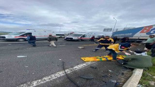 Karsta trafik kazası: 2si ağır 4 yaralı