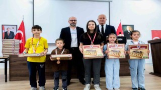 Kastamonuda düzenlenen satranç turnuvasında gençler kıyasıya yarıştı