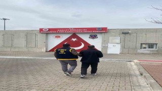 Kasten öldürme suçundan aranan şahıs Ayvalıkta yakalandı