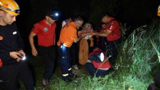 Kaybolan Alzheimer hastası yaşlı kadın 18 saat sonra tarlada bitkin halde bulundu