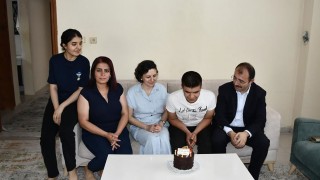 Kaymakam Dolu’dan Anlamlı Ziyaret: Yusuf Mert’in Doğum Gününü Evinde Kutladı