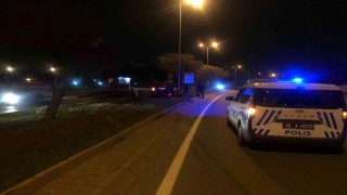 Kayseride otomobil ağaçlara çarpıp ters döndü: 2 yaralı
