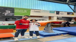 Kayserili jimnastikçiler,Macaristanda kürsüye çıktı