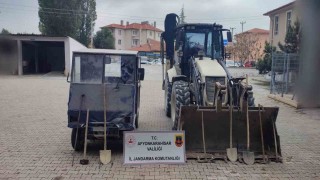 Kepçe ile define arayan şahısları jandarma suçüstü yaptı
