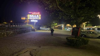 Kına gecesinde eğlenenlerin üzerine disko topu düştü: 3 yaralı
