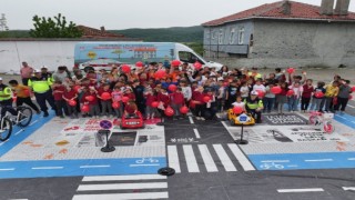 Kırklarelinde köy okullarındaki öğrencilere trafik eğitimi