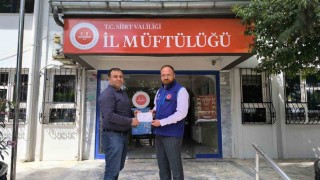 Kitap gelirini Filistine bağışladı