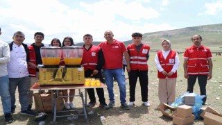 Kızılayın yaylada düzenlediği bahar şenliği renkli görüntülere sahne oldu