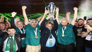 Kocaelispor, 38 maçın 21ini kazanarak şampiyon oldu