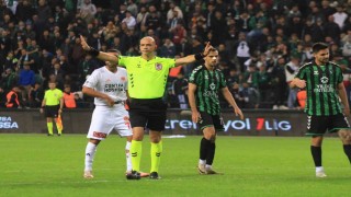 Kocaelispor en çok kartı Sakaryaspor maçında gördü